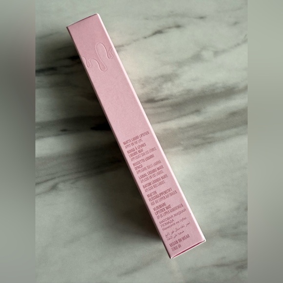 Kylie Cosmetics Matte Liquid Lipstick - 820 Another Day, Another Nude Matte - Picture 5 of 7